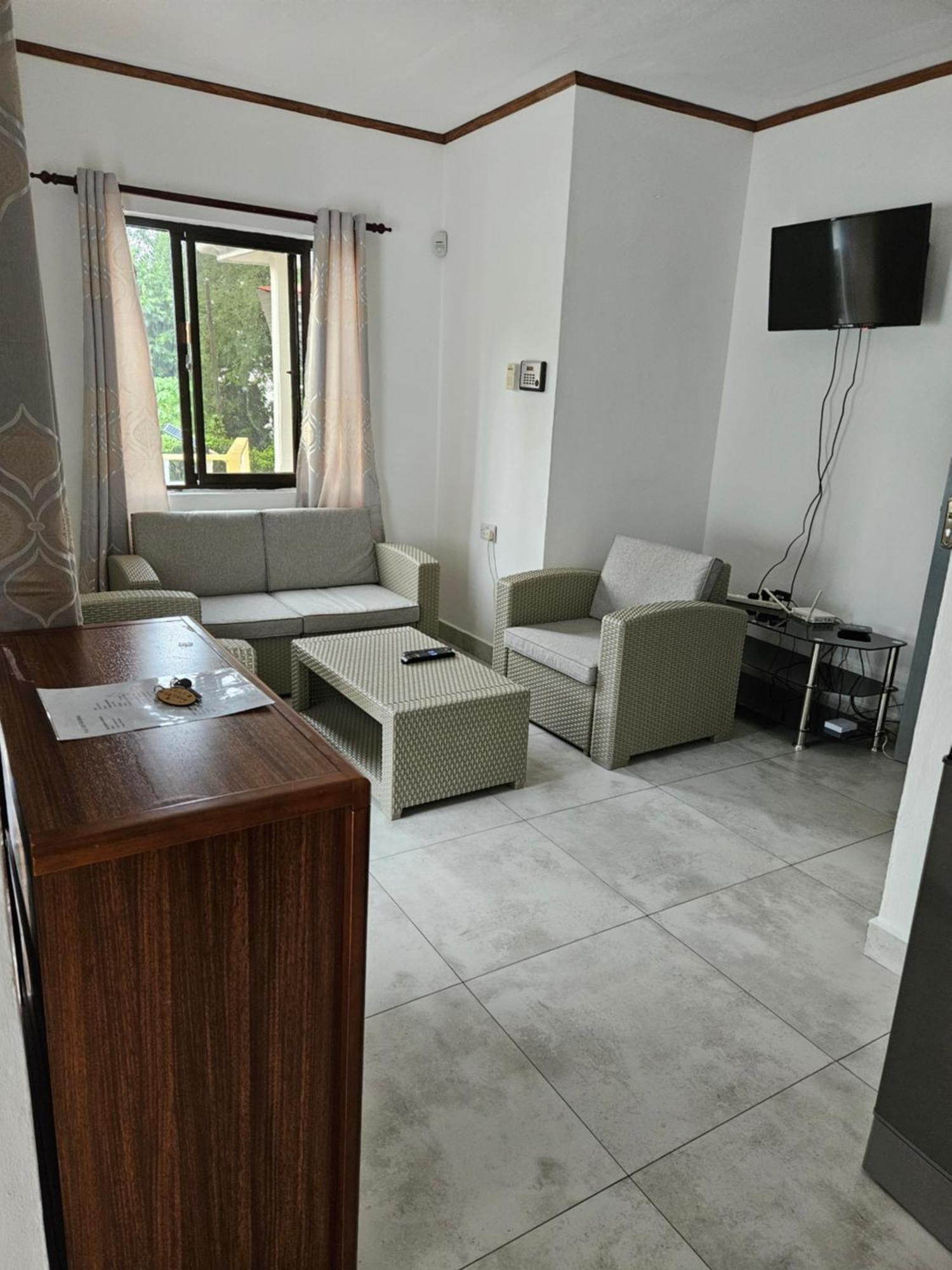 E&E Self Catering Beau Vallon (Mahe) Exterior foto