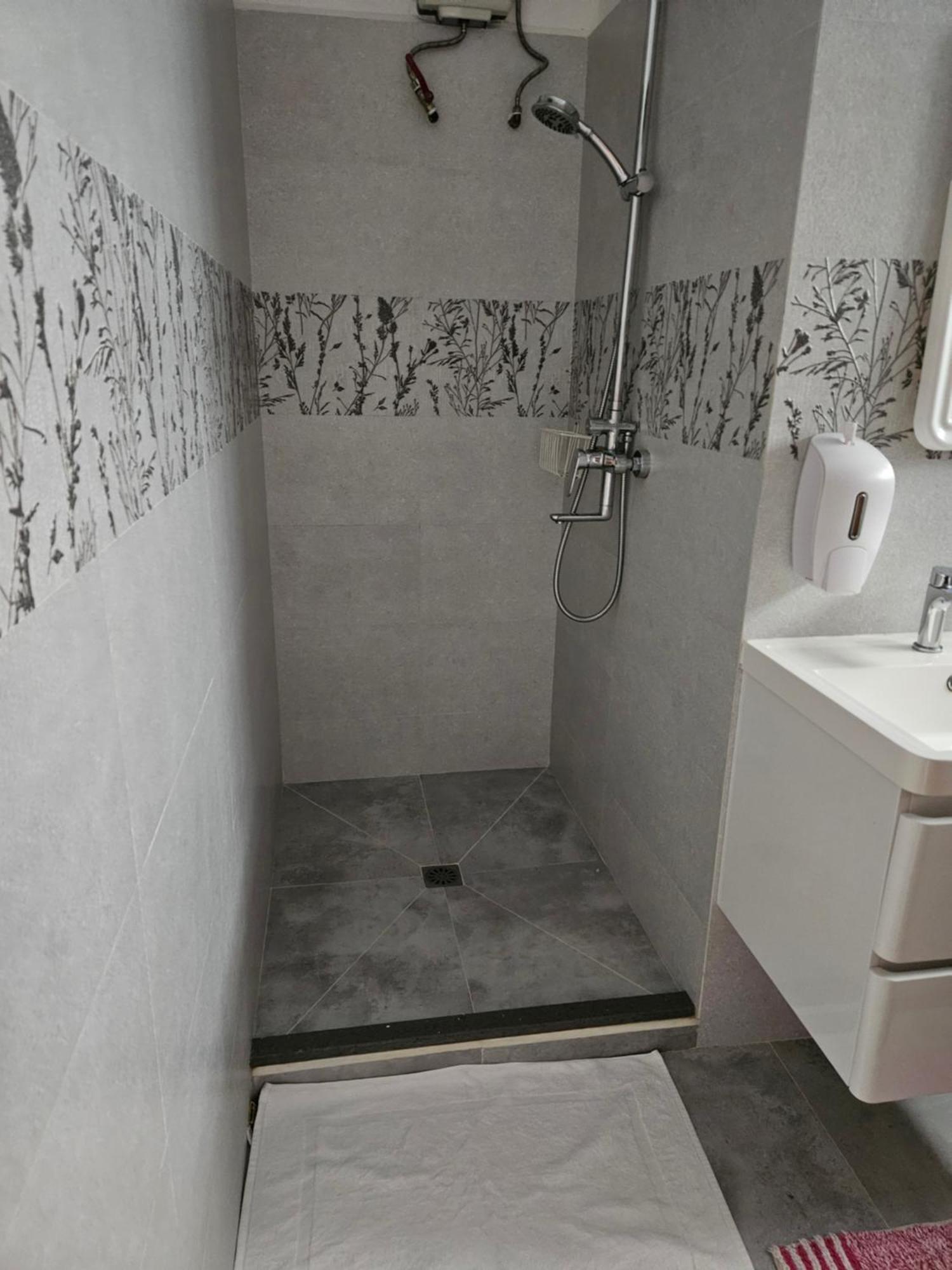 E&E Self Catering Beau Vallon (Mahe) Exterior foto