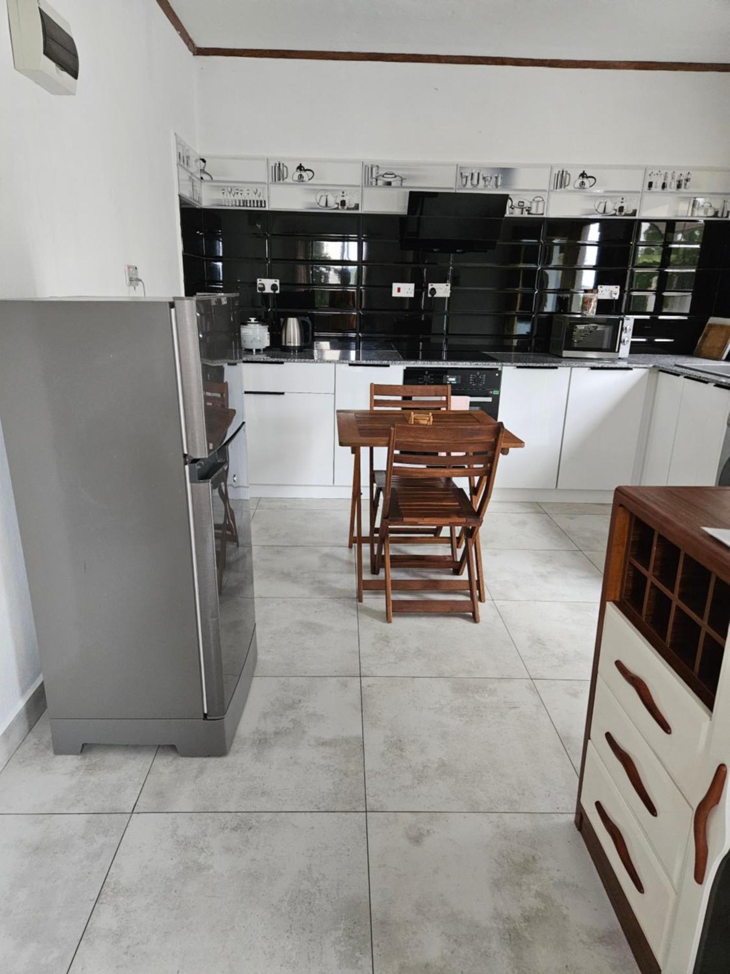 E&E Self Catering Beau Vallon (Mahe) Exterior foto