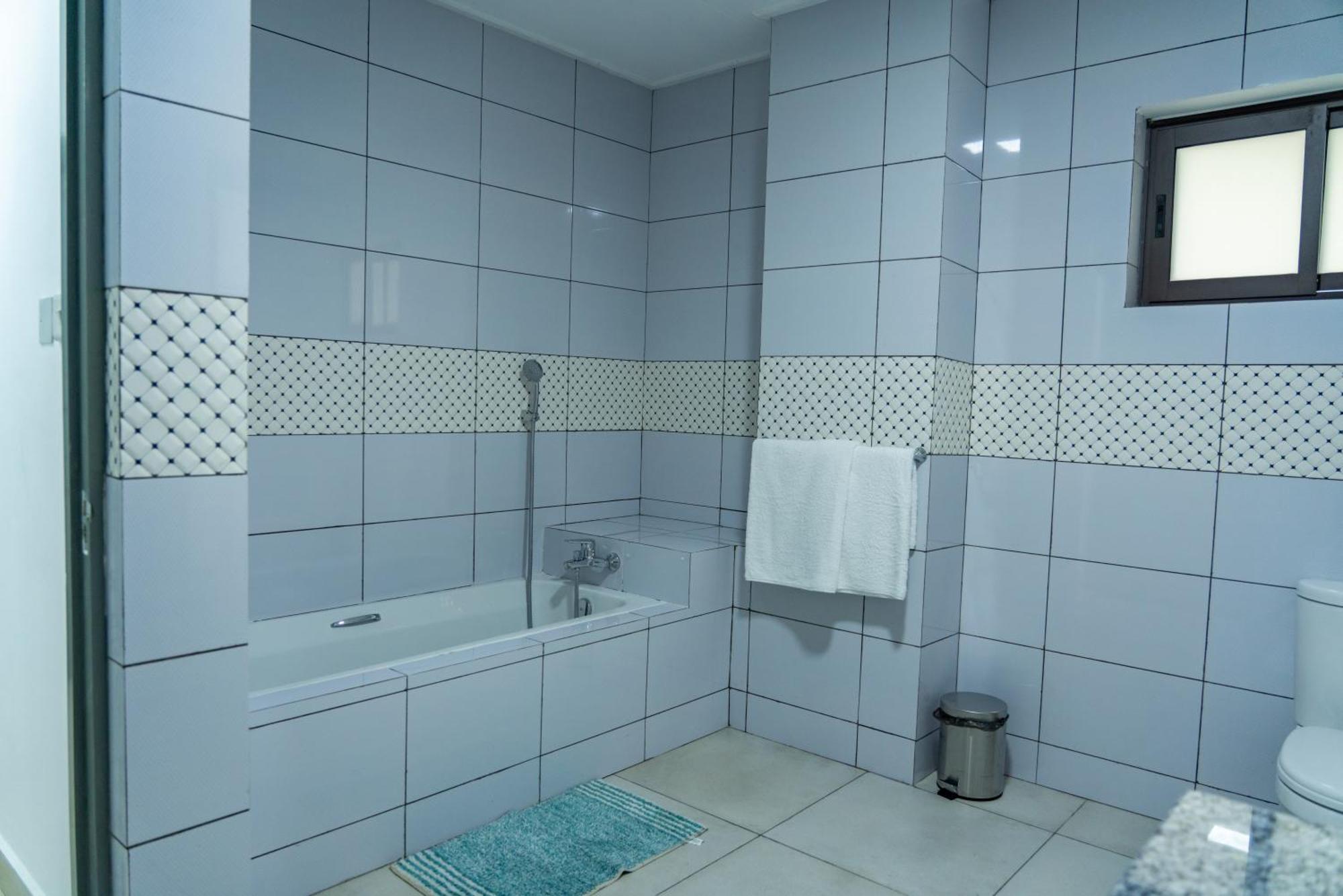E&E Self Catering Beau Vallon (Mahe) Exterior foto